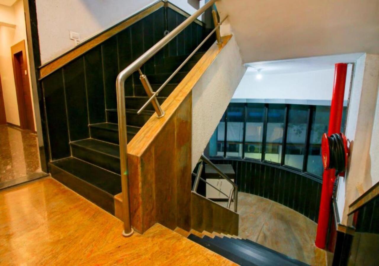 Glitz Hotels The Ar Residency - Nr Thane Railway Station ภายนอก รูปภาพ