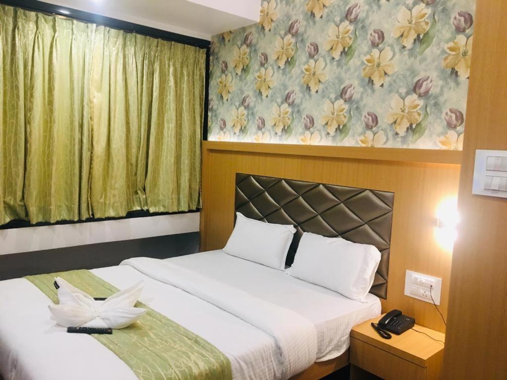 Glitz Hotels The Ar Residency - Nr Thane Railway Station ภายนอก รูปภาพ