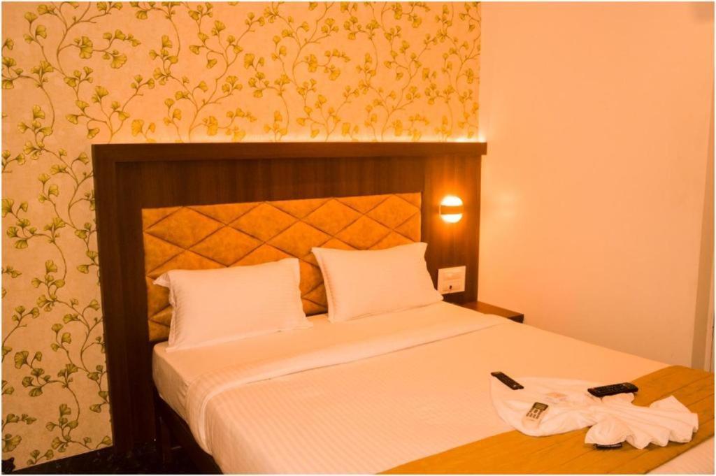Glitz Hotels The Ar Residency - Nr Thane Railway Station ภายนอก รูปภาพ